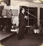 Mi padre dando un discurso - Amir Thaleb Life.com.